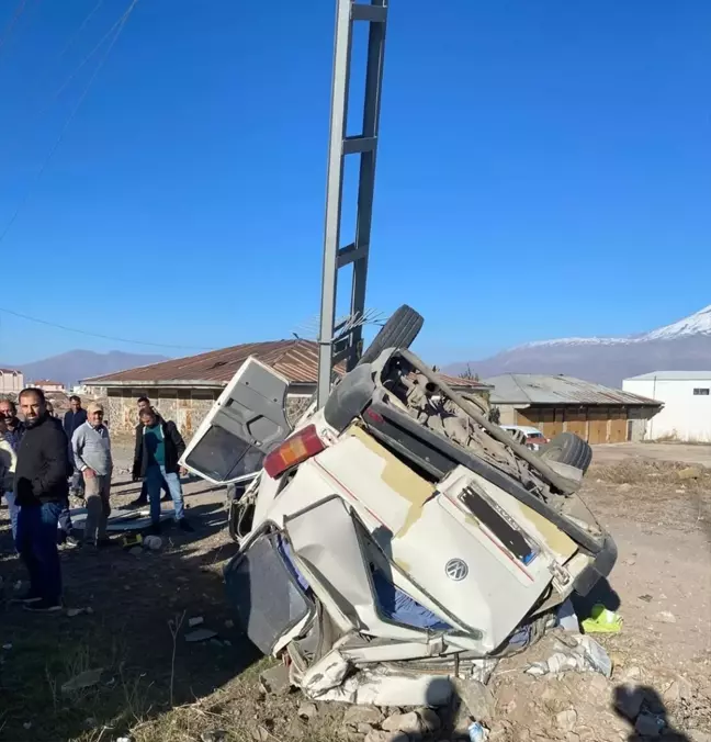 Doğubayazıt'ta Minibüs Kazası: 3 Yaralı