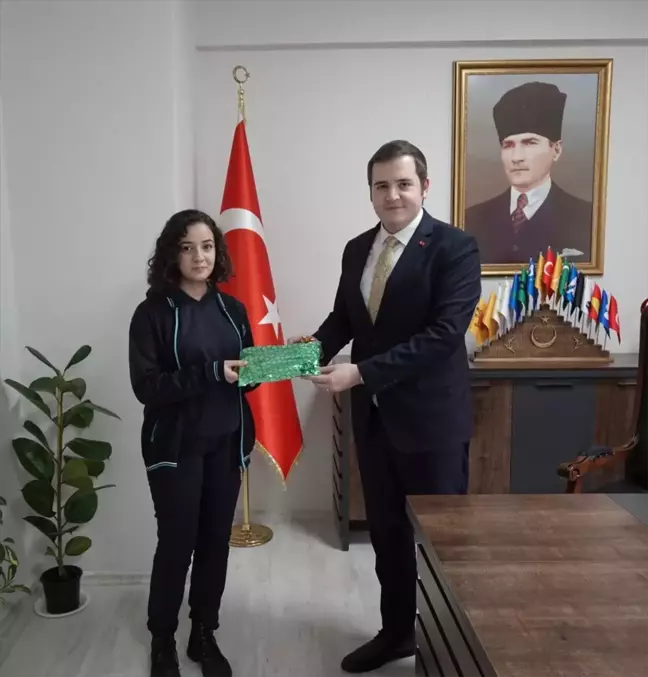 TÜBİTAK Proje Yarışması'nda Türkiye Dördüncüsü Olan Öğrenci Kaymakamı Ziyaret Etti