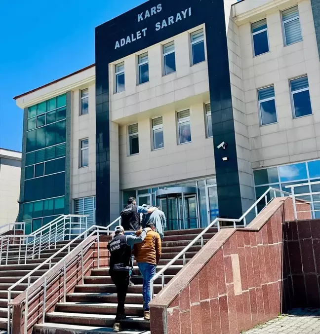 Kars'ta Uyuşturucu Operasyonunda 2 Zanlı Tutuklandı