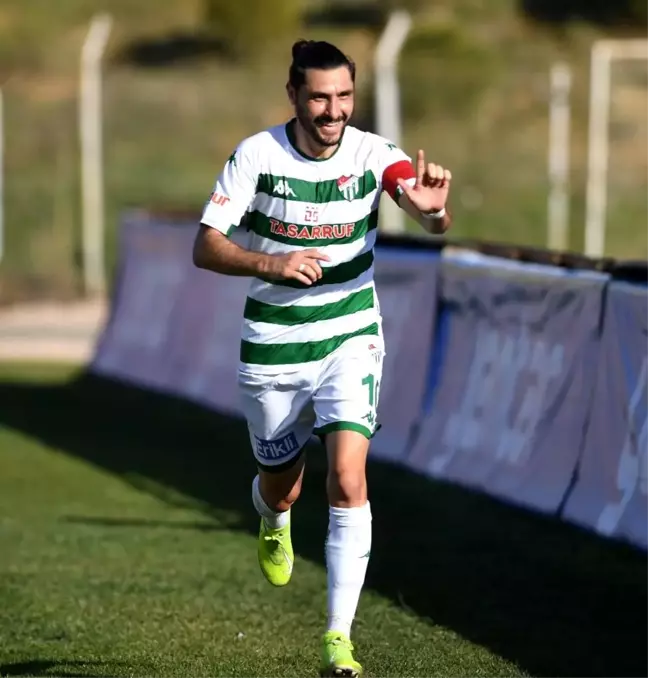 Bursasporlu futbolcular maaş göndermeli mesaj yayımladı