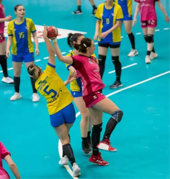 Hentbol Kadınlar Türkiye Kupası'nda Yenimahalle Belediyespor üçüncü oldu
