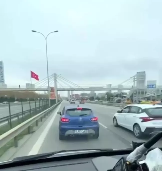 Kartal'da Ambulansa Yol Vermeyen Sürücüye Tepki