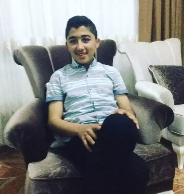 Otomobilin Çarptığı Liseli Halil, Öldü