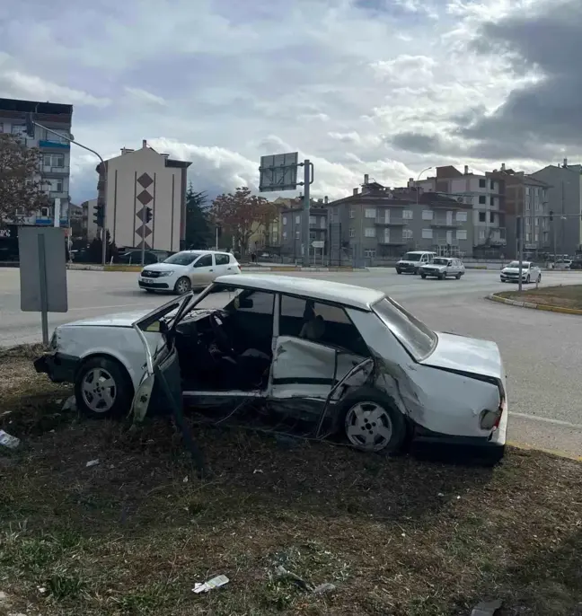 Afyonkarahisar'da Trafik Kazası: 3 Yaralı