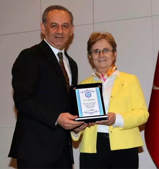 Prof. Dr. Kevser Erol, 36 yıl görev yaptığı ESOGÜ'den emekliliğe uğurlandı