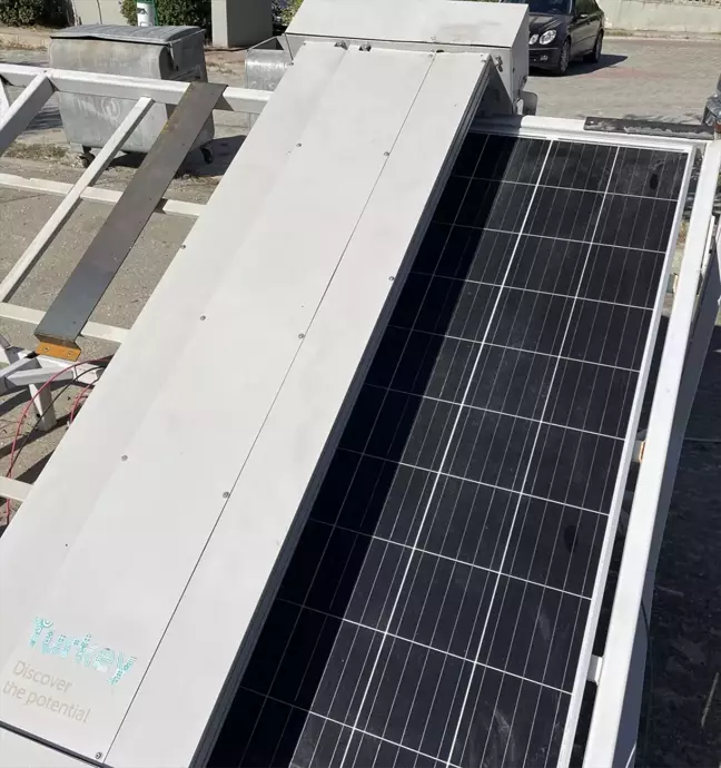 Trakya Üniversitesi Güneş Enerjisi Panelleri İçin Temizleme Cihazı Üretti