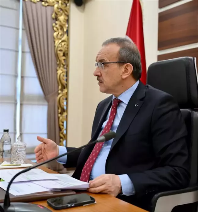 Kocaeli Valisi Seddar Yavuz, Halk Günü programında vatandaşların sorunlarını dinledi