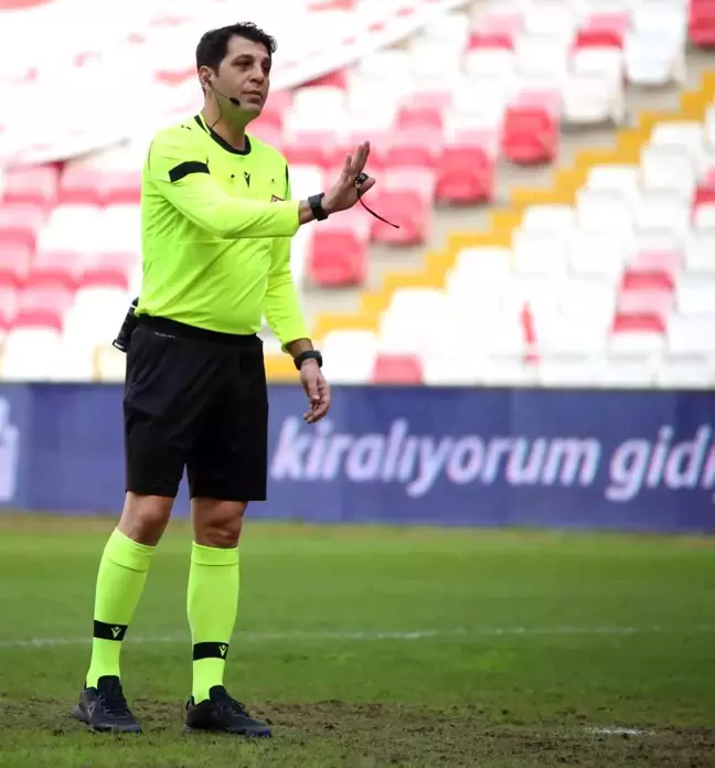 Giresunspor Başakşehir maçının VAR'ı Mustafa Öğretmenoğlu