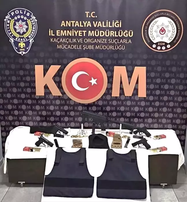 Antalya'da Esnafa Tehditler Ortaya Çıktı, 72 Şüpheli Yakalandı