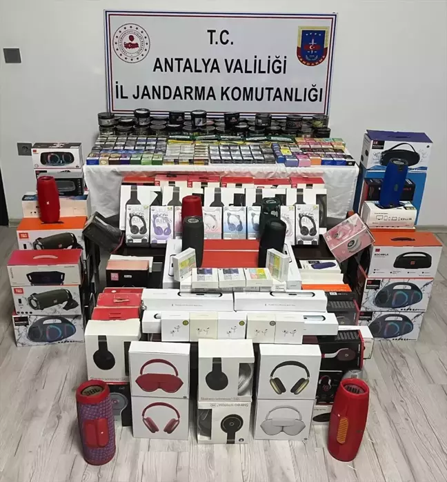 Manavgat'ta Kaçak Tütün ve Elektronik Ürün Operasyonu