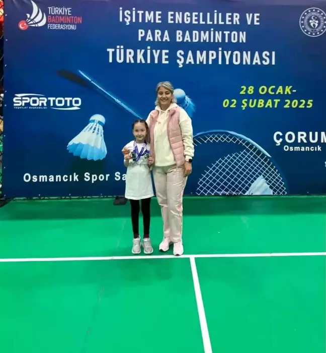 Bilecikli Zeynep Ada Badminton Şampiyonasında Türkiye 2'ncisi Oldu