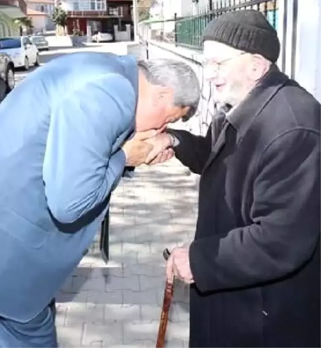 Kocaeli Belediye Başkanı Karaosmanoğlu'nun Babası Toprağa Verildi