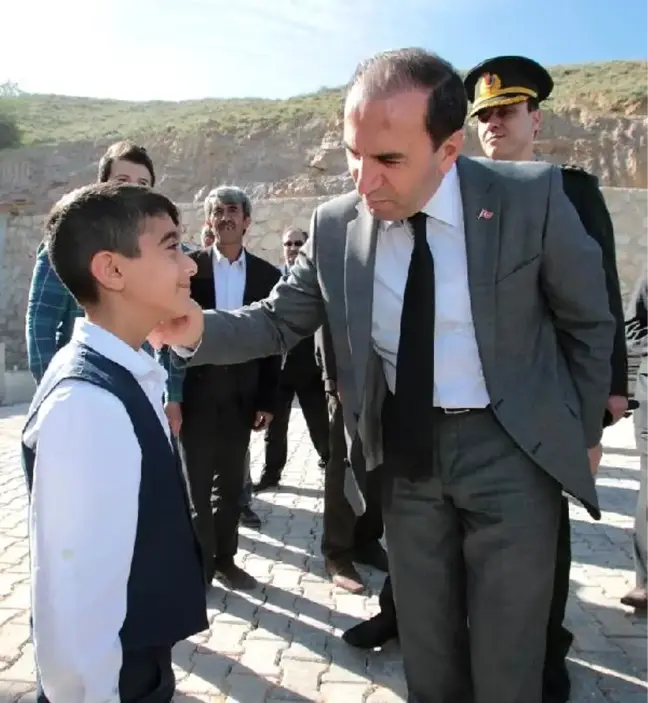 Şehit Annesine 'Anneler Günü'nde Ev Hediyesi