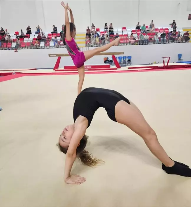 Antalya'da Okul Sporları Cimnastik Branşı İl Yarışması Düzenlendi