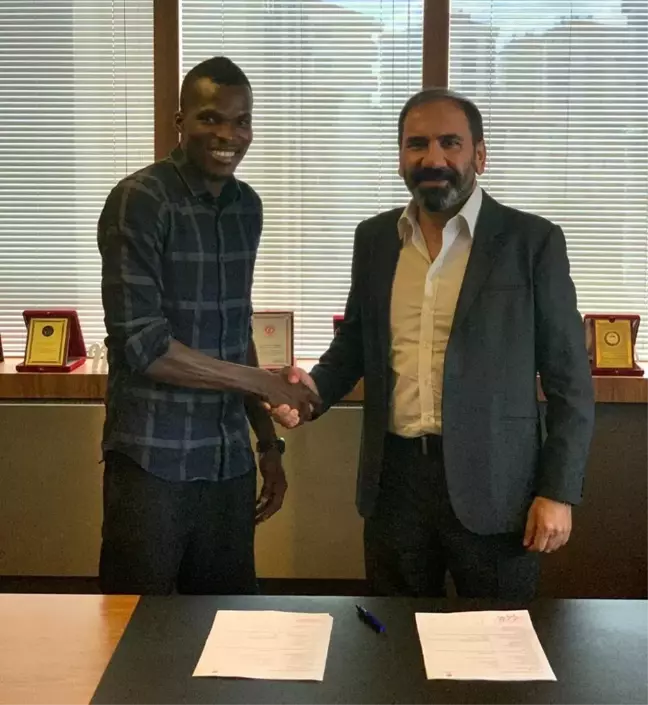 Isaac Cofie Demir Grup Sivasspor'da