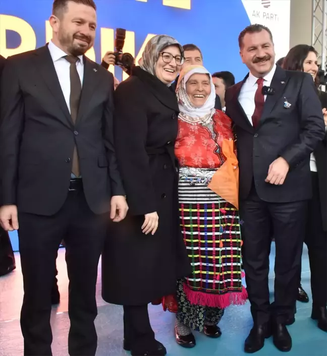 AK Parti Balıkesir Büyükşehir Belediye Başkan adayı Yücel Yılmaz coşkuyla karşılandı