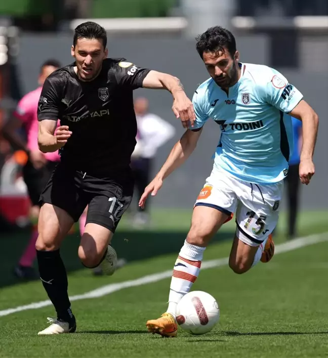 Pendikspor ile Başakşehir arasında ilk yarı berabere bitti