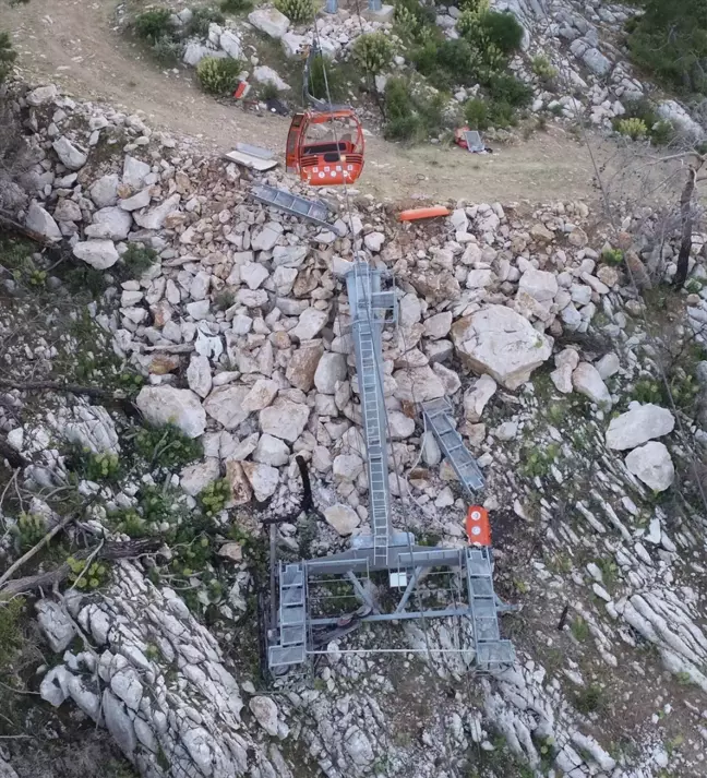 Antalya'daki teleferik kazasının enkazı havadan görüntülendi