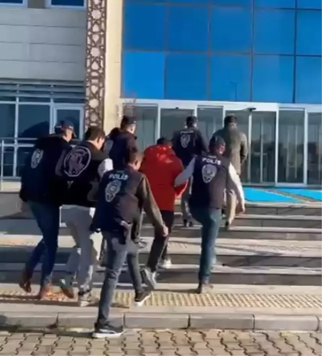 Çanakkale'de Sahte İlan Vererek Dolandırıcılık Yapan 9 Şüpheli Gözaltına Alındı