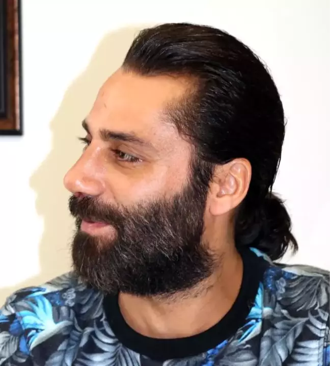 Şarkıcı 'Çılgın Sedat' Burun Ameliyatı Oldu
