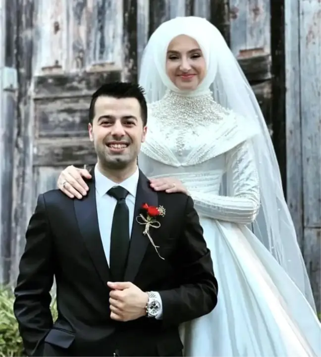 Kırklareli'nde selde kaybolan doktor ve eşinin düğün fotoğrafı ortaya çıktı