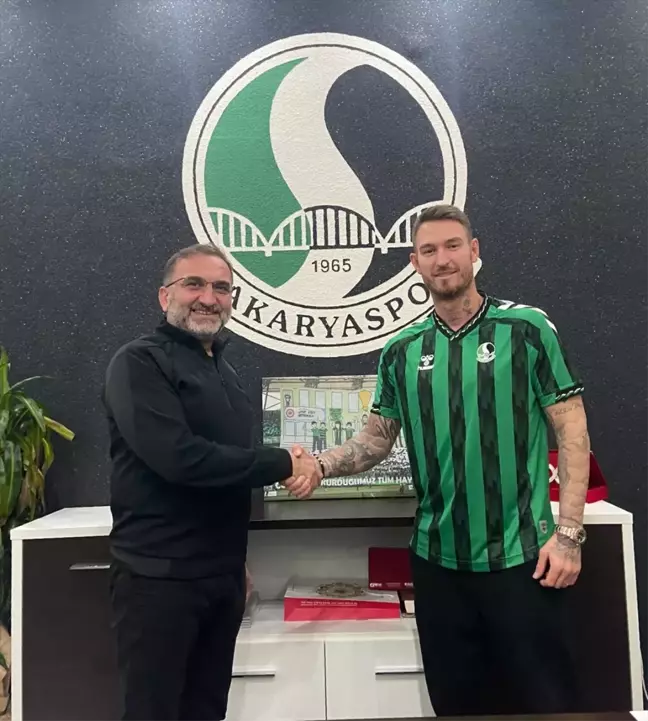 Sakaryaspor, forvet Ömer Şişmanoğlu'nu transfer etti