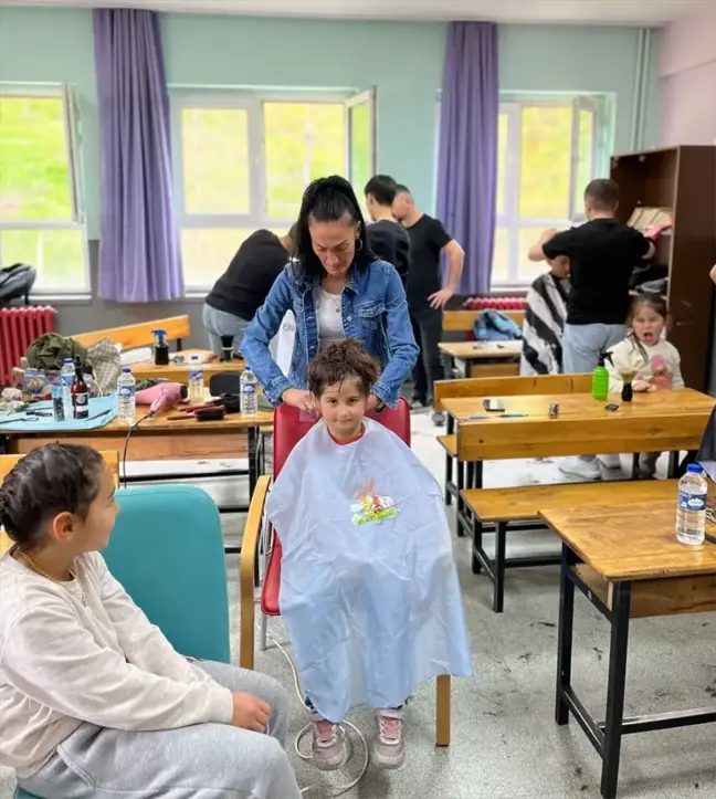 Yağlıdere'de kırsaldaki öğrencilere kuaför hizmeti verildi