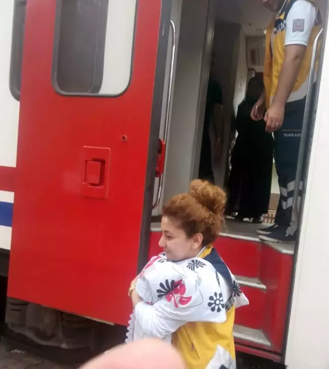 Tren'de Doğum Yaptı
