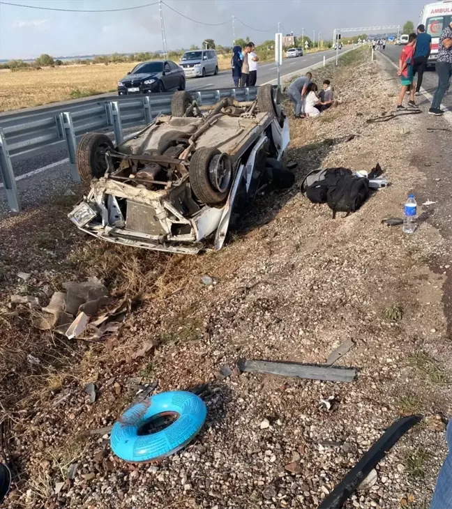 Konya'da otomobil devrildi, 5 kişi yaralandı