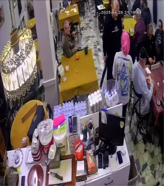 Kıraathane İle İlgili Tehdit ve Silahlı Saldırı Olayı Güvenlik Kamerasında