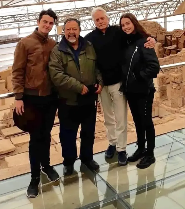Hollywood yıldızı çift ve çocukları, Efes Antik Kenti'ni gezdi