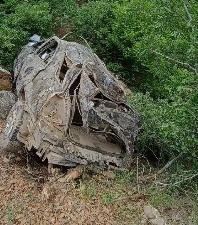 Tokat'ta Otomobil Uçurumun Dibinde Bulundu: 2 Ölü, 1 Yaralı