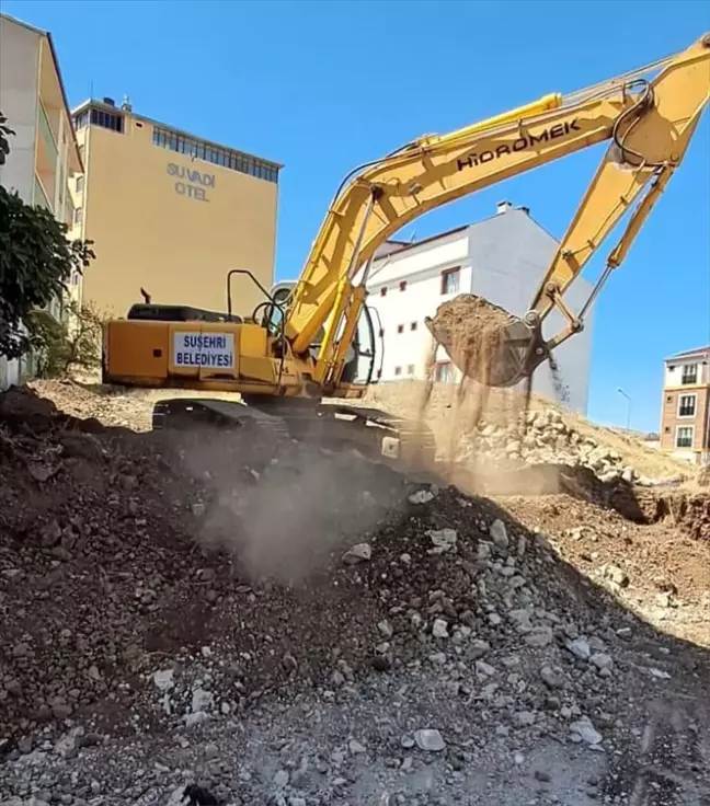 Suşehri ilçesinde yol açma çalışmaları devam ediyor