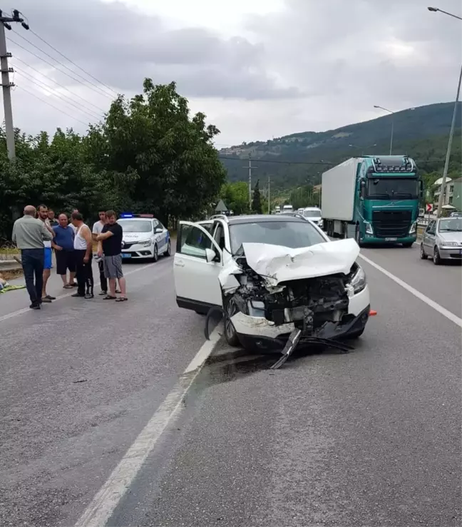 Samsun'da tırla çarpışan cipteki 2 kişi yaralandı