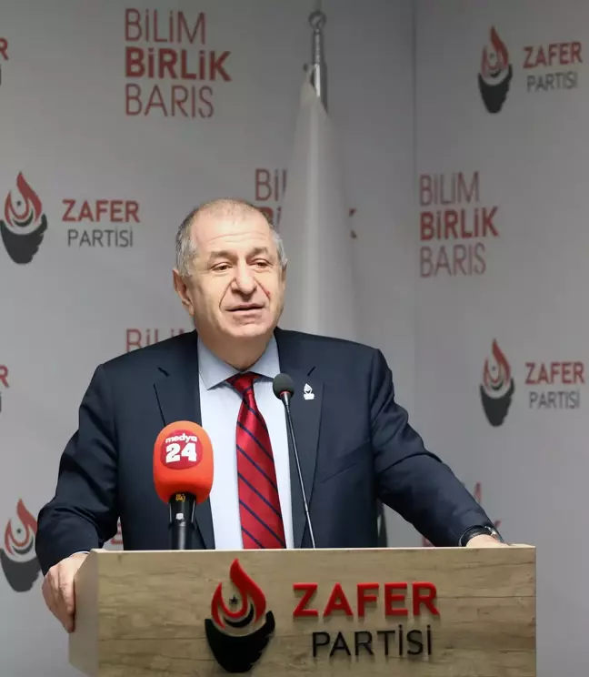 Zafer Partisinde üye katılım töreni düzenlendi