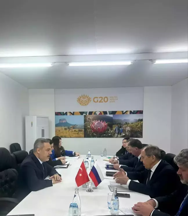 Hakan Fidan, G20 Dışişleri Bakanları Toplantısı'nda Lavrov ile Görüştü