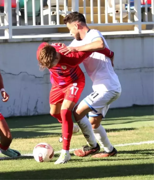 Altınordu, Karacabey Belediyespor'u 3-0 mağlup etti