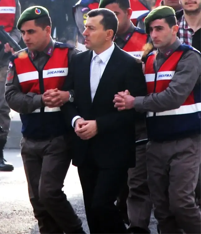 Eski Başyaver Yazıcı'ya 'Fuat Avni Siz Misiniz?' Sorusu
