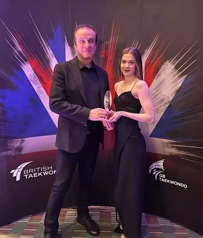 Merve Dinçel Kavurat, 2023 Yılının En İyi Kadın Tekvandocusu Seçildi