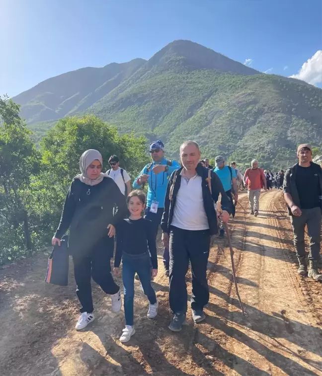 Elazığ'da Doğa Yürüyüşü Coşkusu