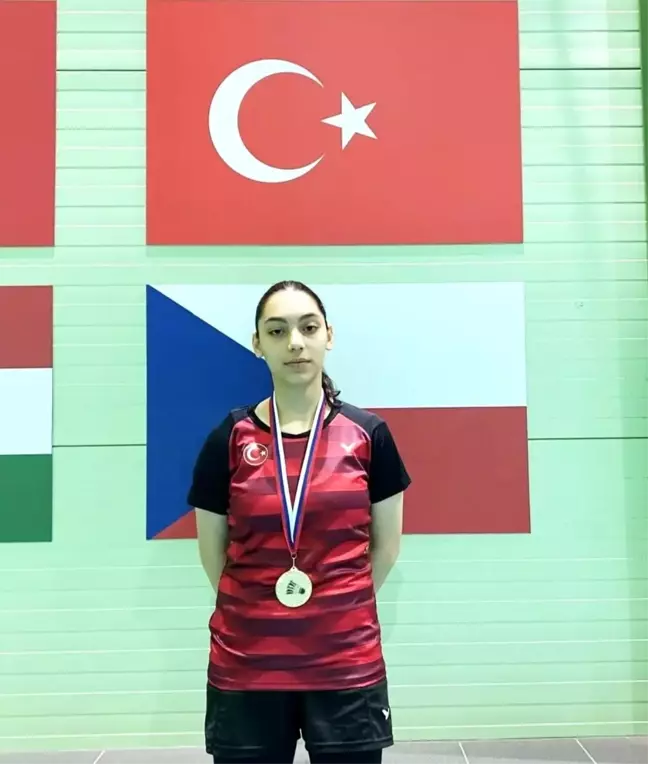 Hazal Bengisu Keskin, Uluslararası Badminton Turnuvasında Altın Madalya Kazandı