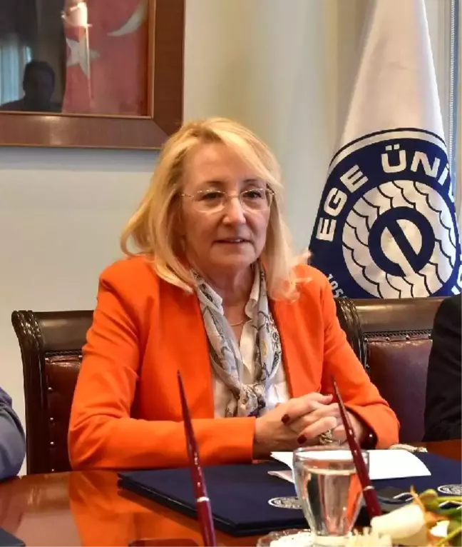 Ege Üniversitesi'nde 'Bağış Yap Dersten Geç' Diyen Bölüm Başkanı Görevden Alındı