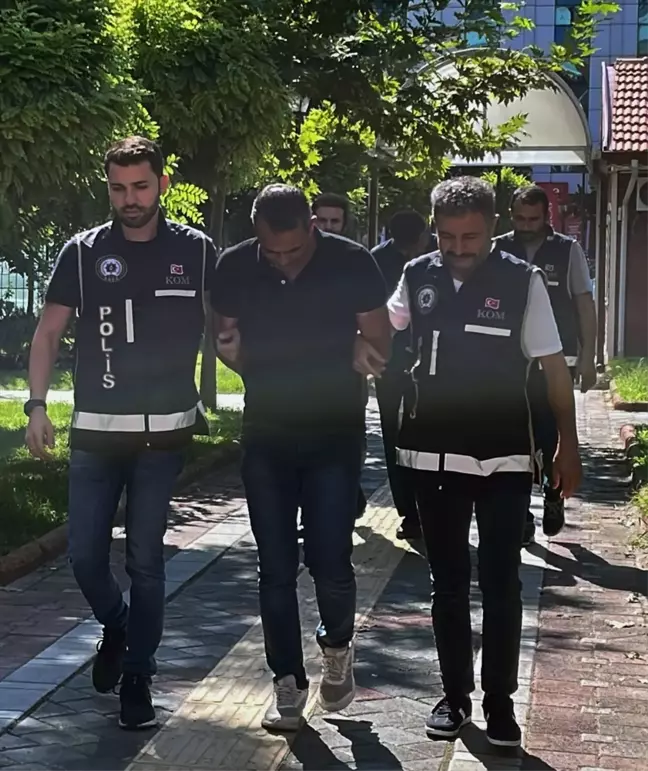 Isparta'da kamu kurumlarında işe aldırma vaadiyle dolandırıcılık yapan 2 şüpheli tutuklandı
