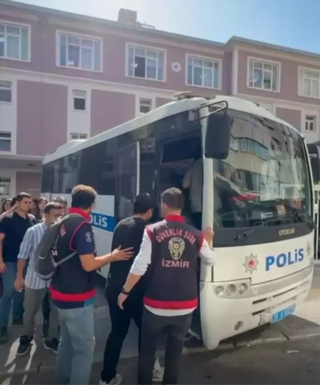 İzmir'de ABD'li Askerlere Saldırı: TGB Üyesi 10 Kişi Serbest Bırakıldı