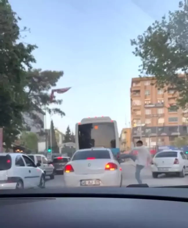 Kahramanmaraş'ta Trafikte Kavga Anları Kameralara Yansıdı