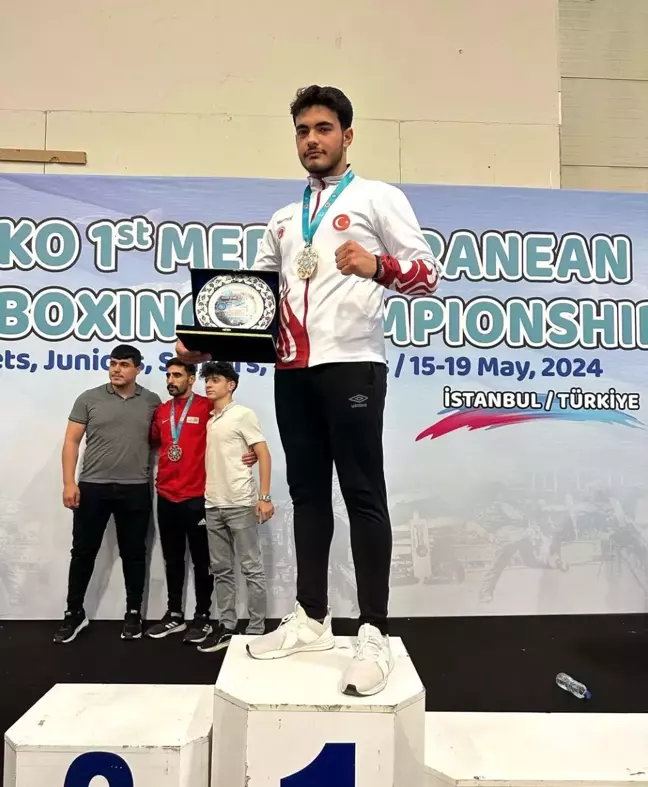 Elazığlı sporcu Alpaslan Hamza Kıvık Kick Boks Gençler Dünya Şampiyonası'nda mücadele edecek