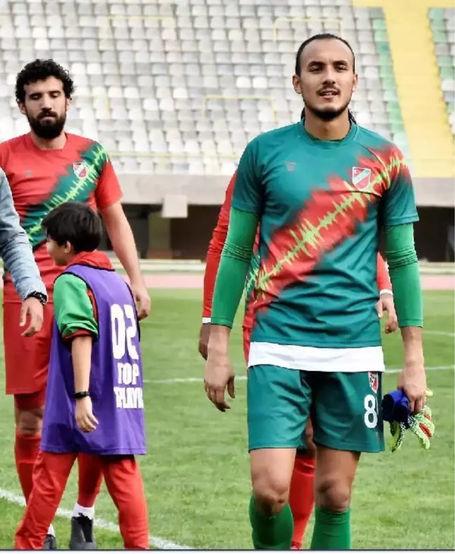 Karşıyaka'da Mehmet de gitti
