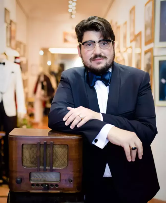 Dört Kuşak Smokin Diken Ailenin Son