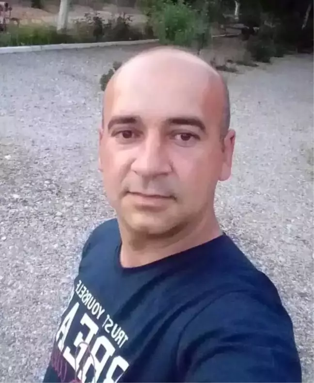 Manisa'da Otomobil Kazası: Aşçı Hayatını Kaybetti
