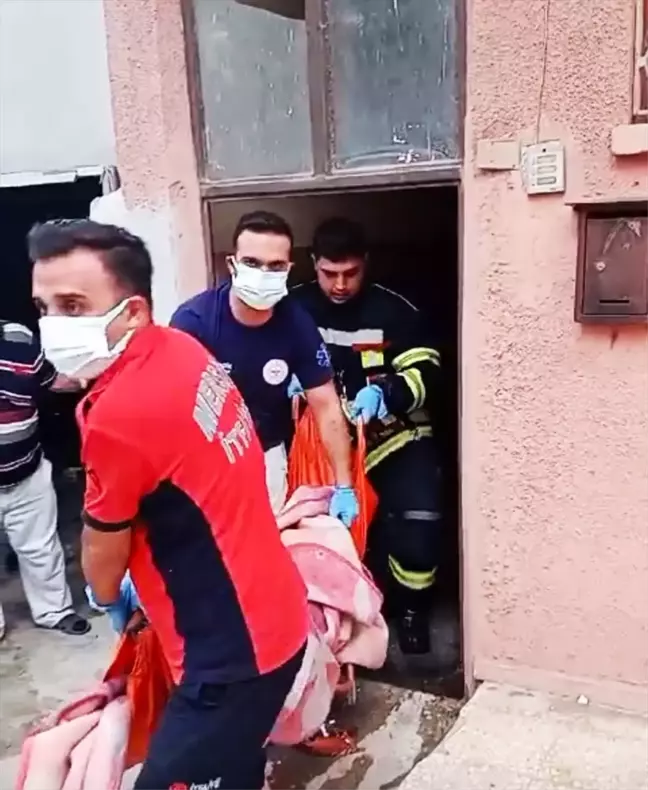 Tarsus'ta Banyo Yapan Kişi Düştü, Hastaneye Kaldırıldı